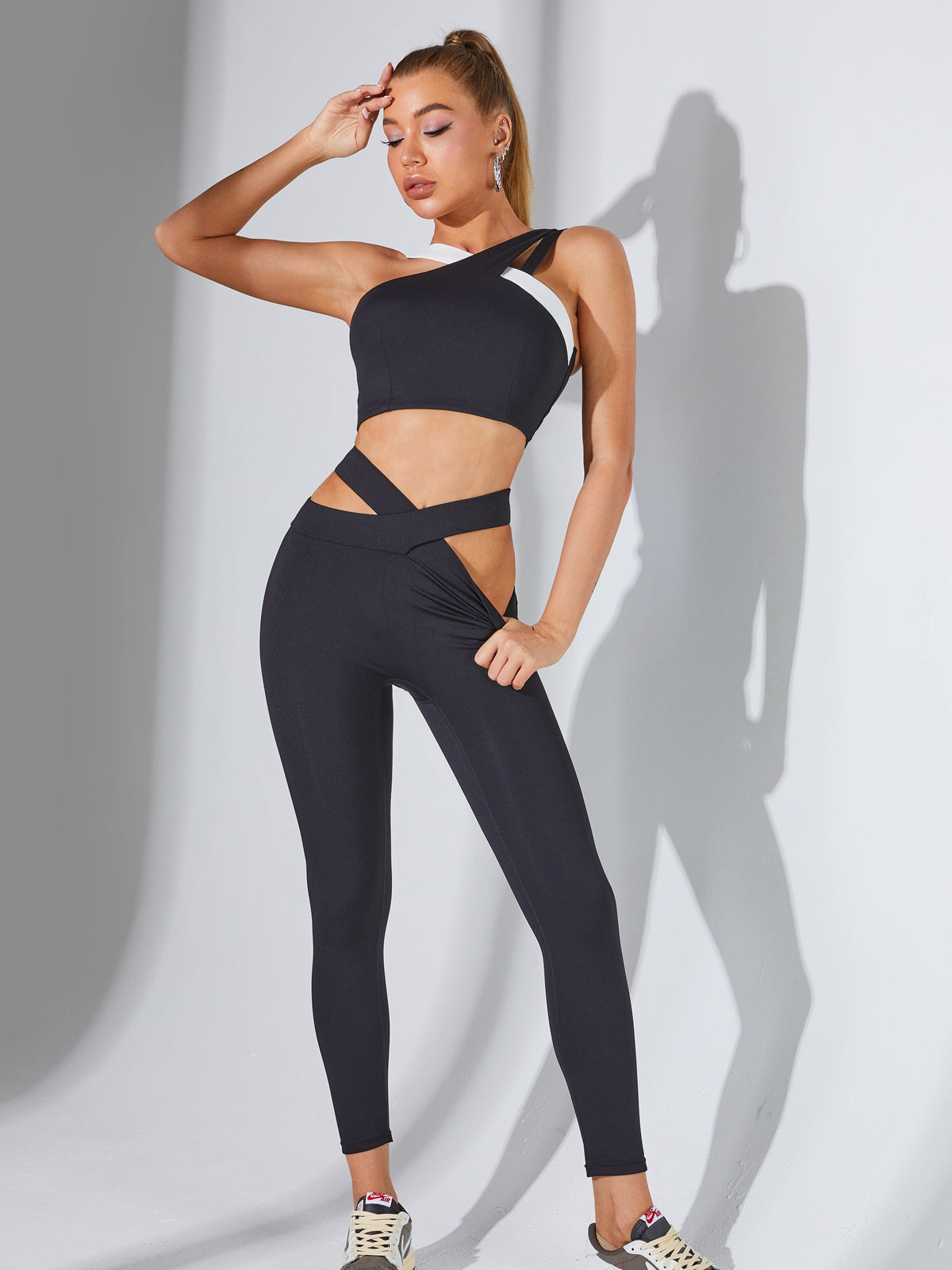 Hollow Out Waist Leggings