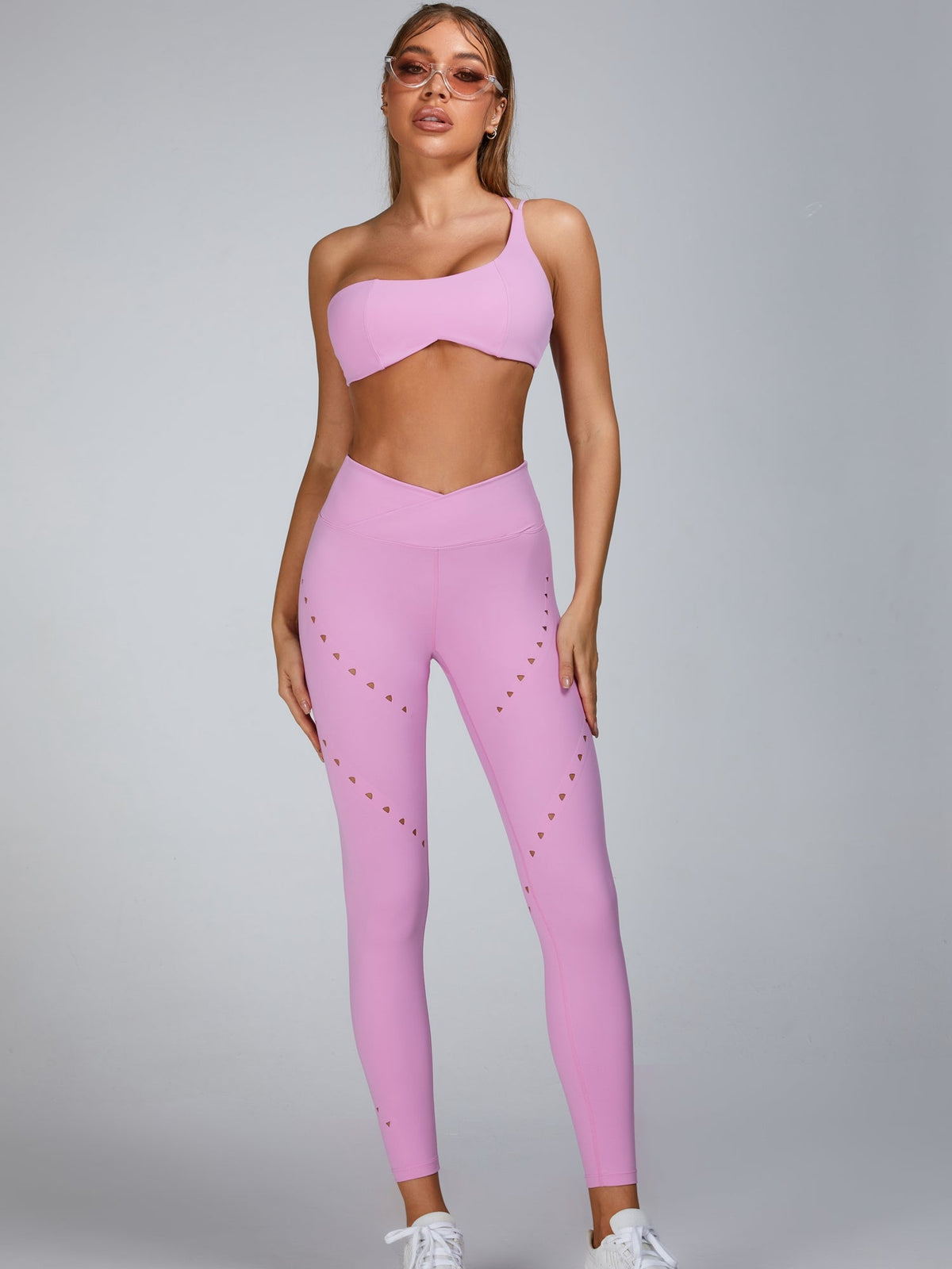 Cutout Tailoring Sports Bras