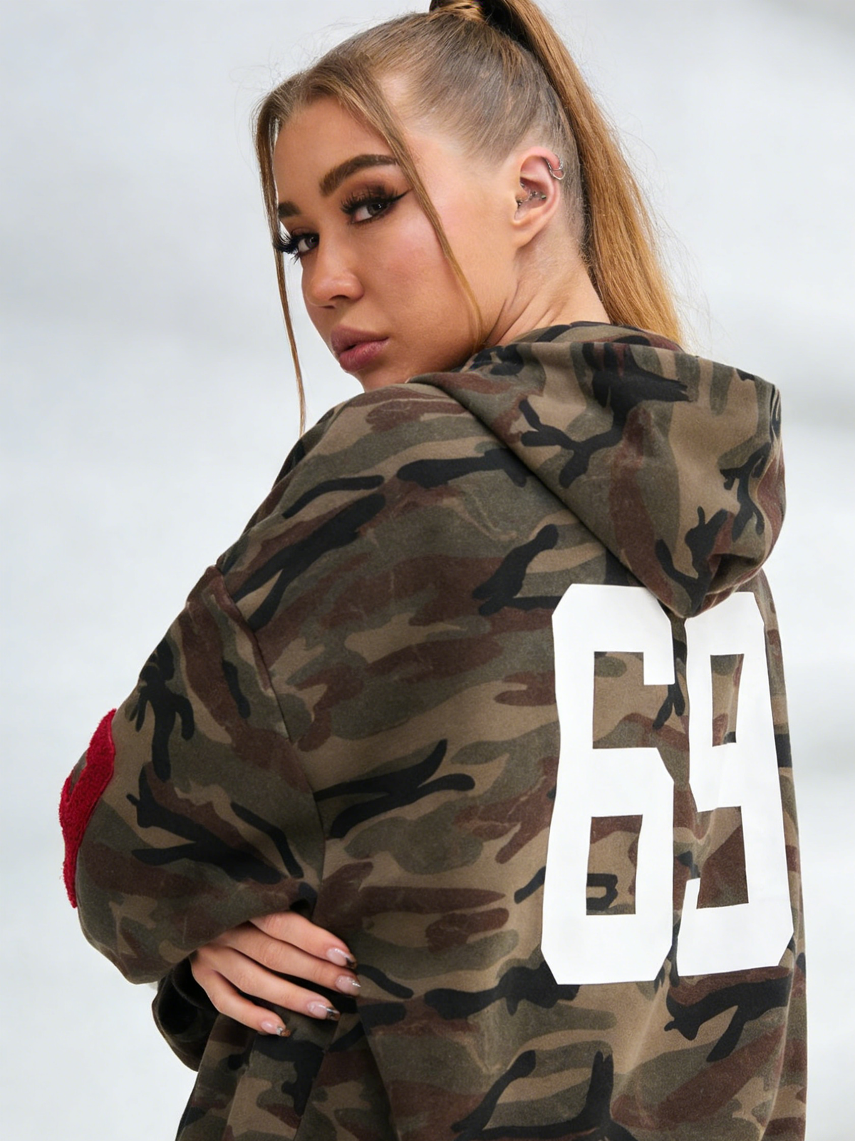 Feamle Pocket Camouflage Hoodie