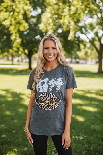 Zoe Kiss Leopard Lip Black T-shirt