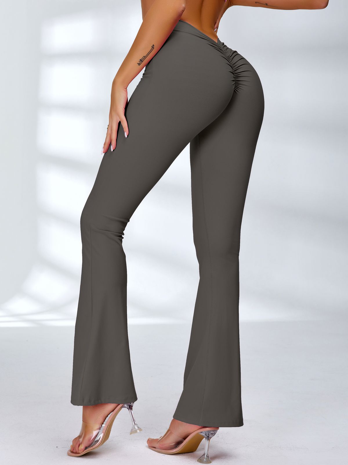 Deep V Back Scrunch Bum Flare Leggings