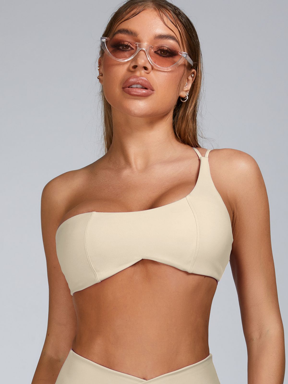 Cutout Tailoring Sports Bras